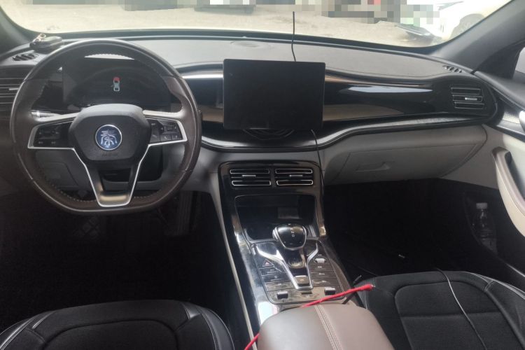 Used BYD Qin PLUS 2023 Champion Edition DM-i 55KM Leading Model Center Console
