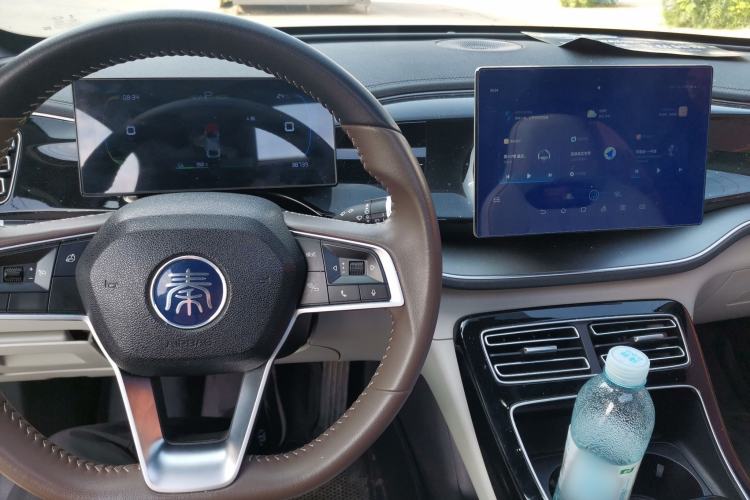 Used BYD Qin PLUS 2023 Champion Edition DM-i 120KM Leading Model Center Console