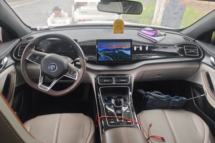 Used BYD Qin PLUS 2023 Champion Edition DM-i 120KM Leading Model Center Console