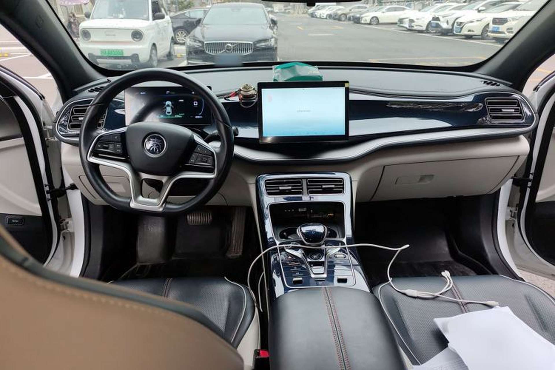 Used BYD Qin PLUS 2023 Champion Edition EV 510KM Leading Model Center Console