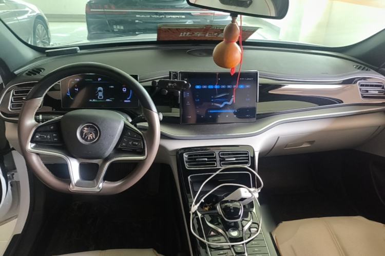 Used BYD Qin PLUS 2023 Champion Edition EV 420KM Leading Model Center Console