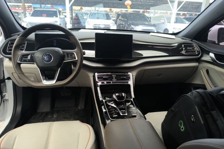 Used BYD Qin PLUS 2023 Champion Edition DM-i 120KM Leading Model Center Console