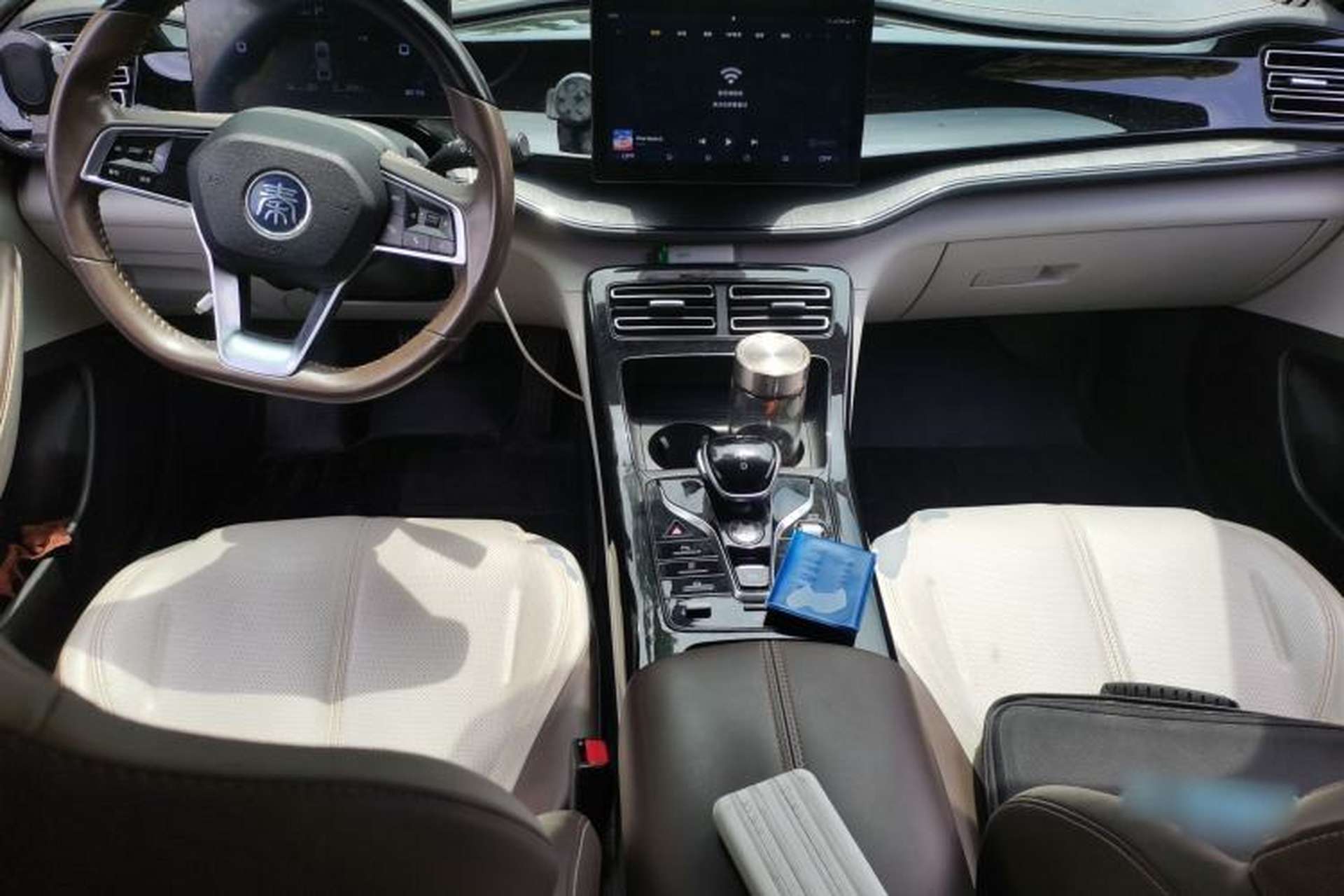Used BYD Qin PLUS 2023 Champion Edition DM-i 55KM Leading Model Center Console
