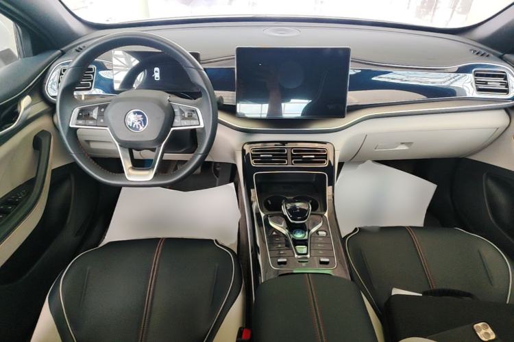Used BYD Qin PLUS 2023 Champion Edition DM-i 120KM Beyond Model Center Console
