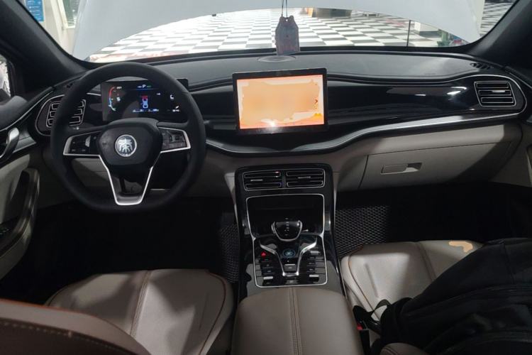 Used BYD Qin PLUS 2023 Champion Edition DM-i 120KM Leading Model Center Console