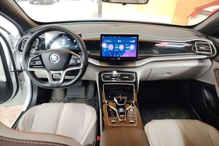 Used BYD Qin PLUS 2023 Champion Edition EV 510KM Leading Model Center Console