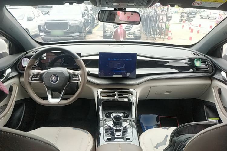 Used BYD Qin PLUS 2023 Champion Edition DM-i 55KM Leading Model Center Console