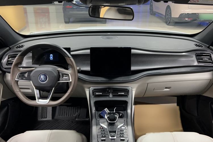 Used BYD Qin PLUS 2023 Champion Edition DM-i 55KM Leading Model Center Console