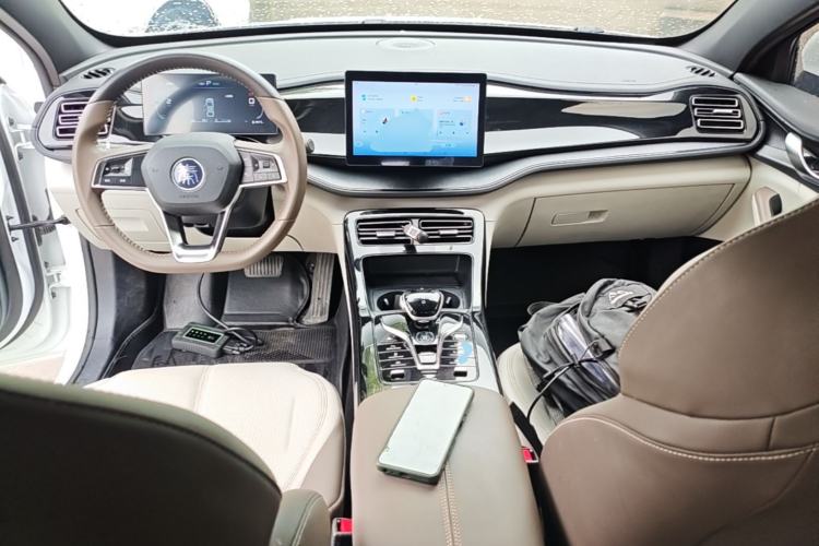 Used BYD Qin PLUS 2023 Champion Edition DM-i 55KM Leading Model Center Console