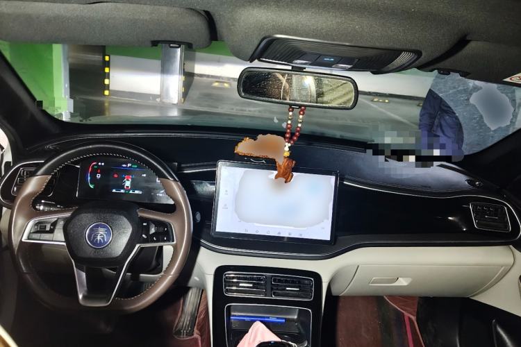 Used BYD Qin PLUS 2023 Champion Edition DM-i 120KM Beyond Model Center Console