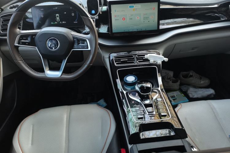Used BYD Qin PLUS 2023 Champion Edition DM-i 120KM Leading Model Center Console