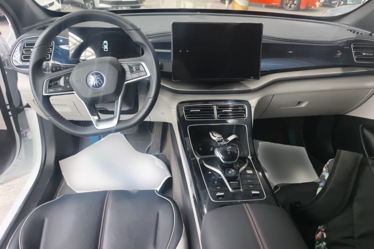 Used BYD Qin PLUS 2023 Champion Edition DM-i 120KM Beyond Model Center Console