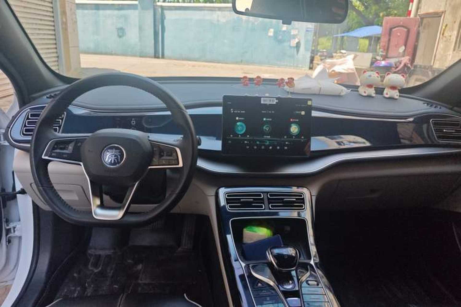 Used BYD Qin PLUS 2023 Champion Edition DM-i 120KM Leading Model Center Console
