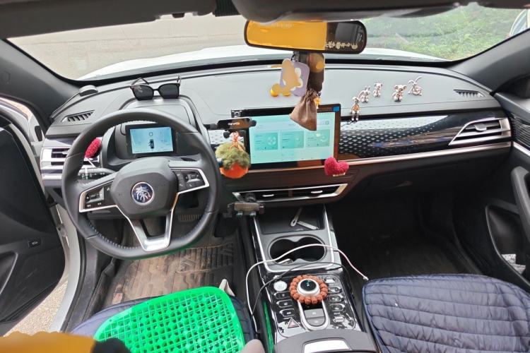 Used BYD Qin PLUS 2023 EV 510KM Travel Edition Center Console