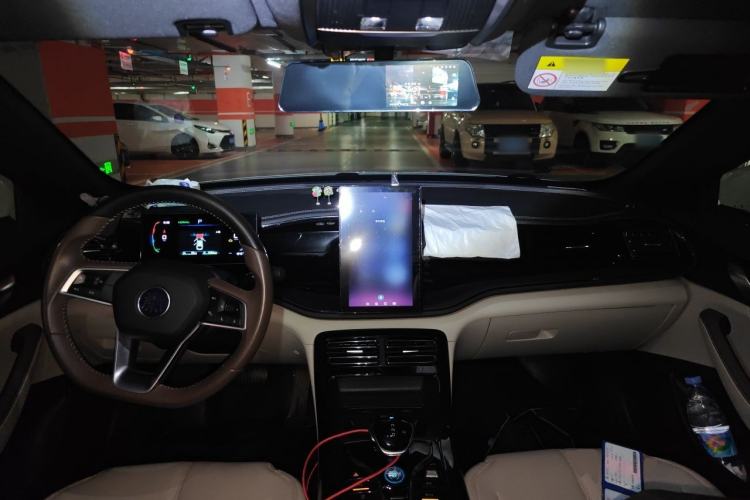 Used BYD Qin PLUS 2023 Champion Edition DM-i 55KM Leading Model Center Console