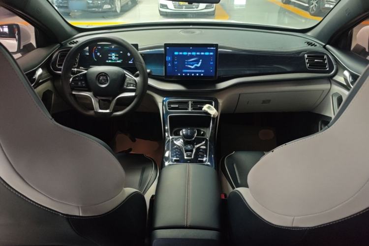 Used BYD Qin PLUS 2023 Champion Edition EV 510KM Beyond Model Center Console