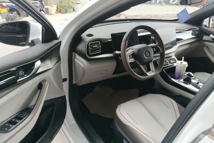 Used BYD Qin PLUS 2023 Champion Edition DM-i 120KM Leading Model Driver Seat