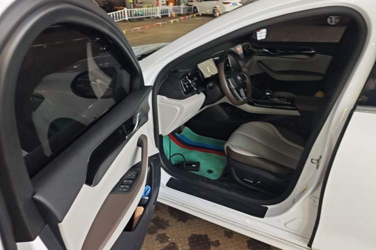 Used BYD Qin PLUS 2023 Champion Edition DM-i 120KM Beyond Model Driver Seat