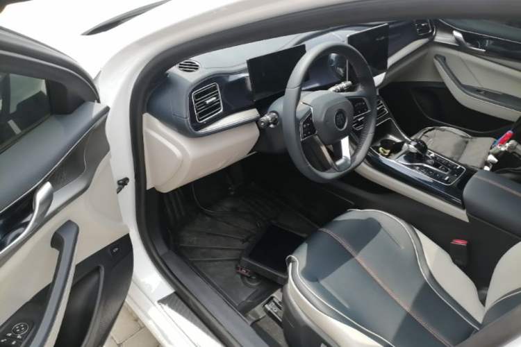 Used BYD Qin PLUS 2023 Champion Edition DM-i 120KM Leading Model Driver Seat
