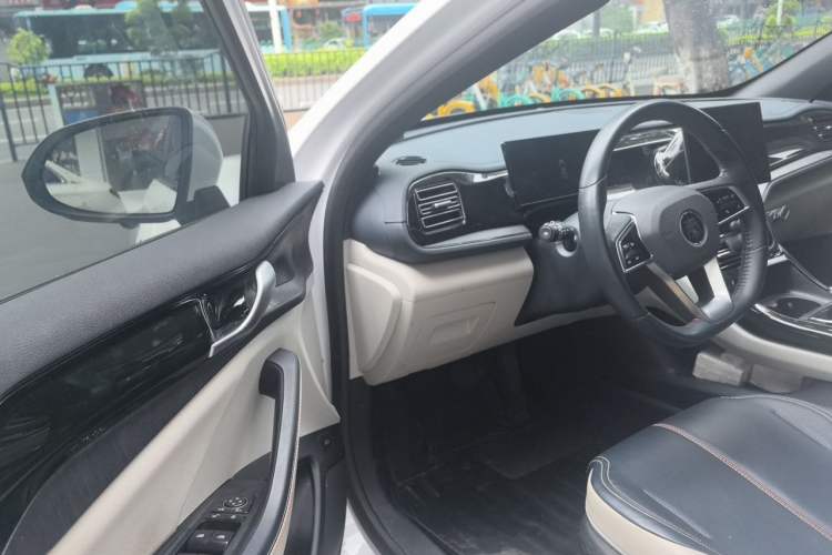 Used BYD Qin PLUS 2023 Champion Edition DM-i 55KM Leading Model Driver Seat