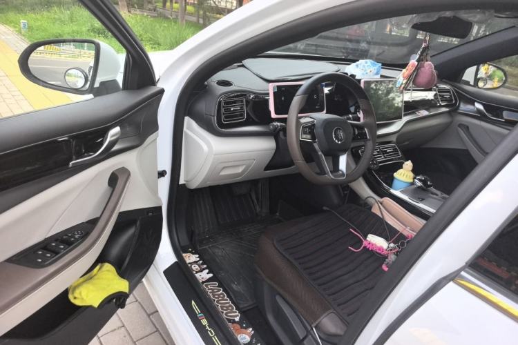 Used BYD Qin PLUS 2023 Champion Edition DM-i 120KM Leading Model Driver Seat
