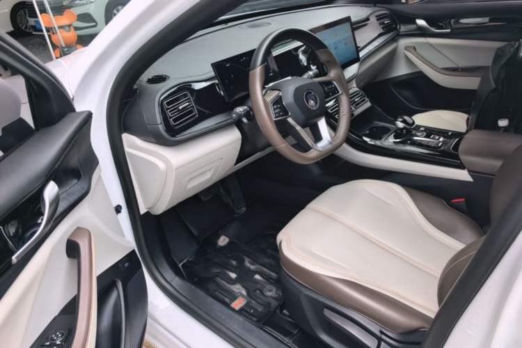 Used BYD Qin PLUS 2023 Champion Edition DM-i 55KM Leading Model Driver Seat