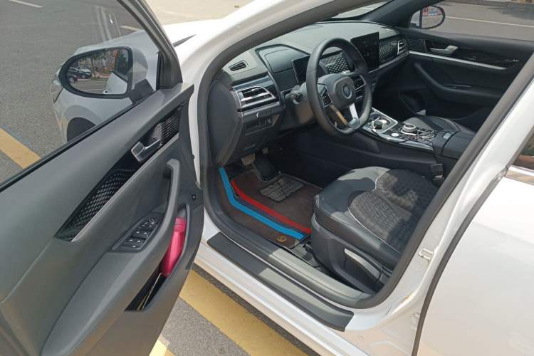 Used BYD Qin PLUS  Driver Seat
