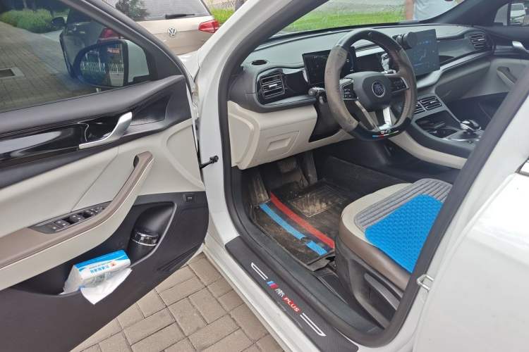 Used BYD Qin PLUS 2023 Champion Edition DM-i 55KM Leading Model Driver Seat