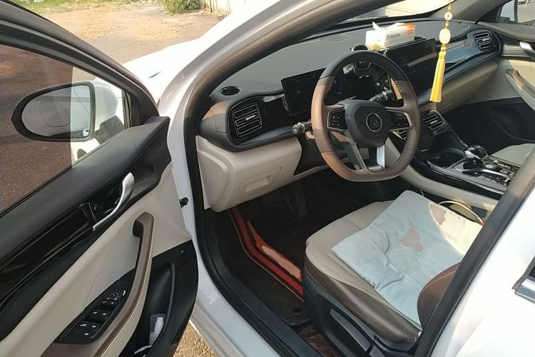 Used BYD Qin PLUS 2023 Champion Edition DM-i 55KM Leading Model Driver Seat