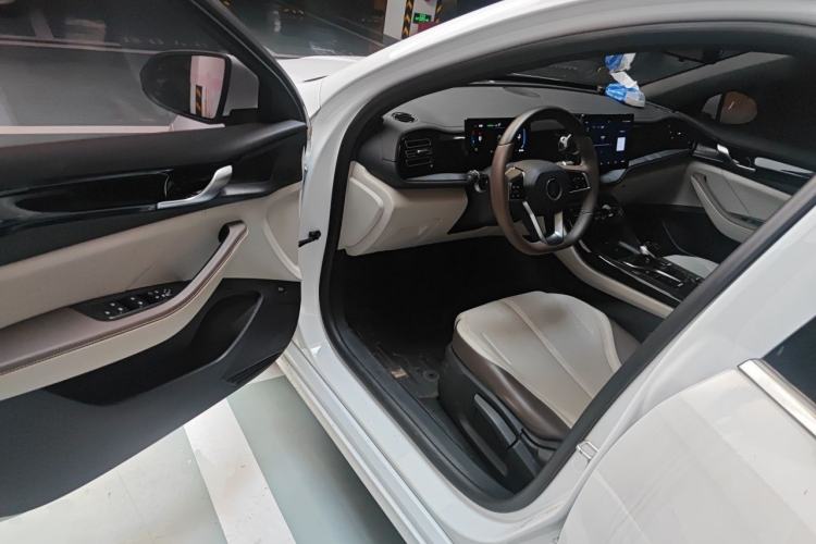 Used BYD Qin PLUS 2023 Champion Edition DM-i 55KM Leading Model Driver Seat