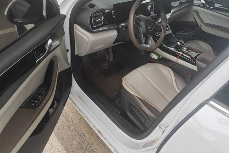 Used BYD Qin PLUS 2023 Champion Edition DM-i 120KM Leading Model Driver Seat