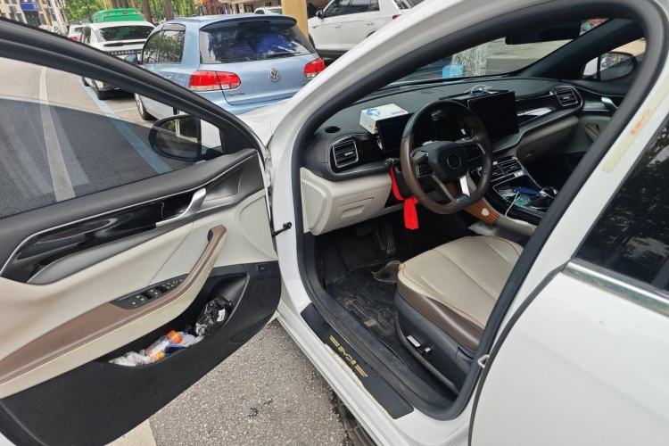 Used BYD Qin PLUS 2023 Champion Edition DM-i 55KM Superior Model Driver Seat