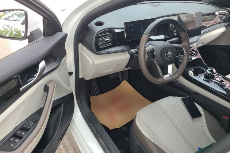 Used BYD Qin PLUS 2023 Champion Edition DM-i 55KM Leading Model Driver Seat