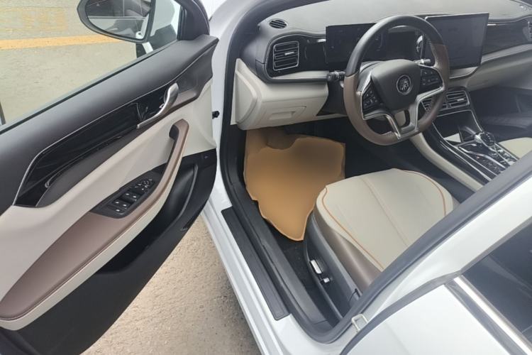 Used BYD Qin PLUS 2023 Champion Edition EV 510KM Excellence Model Driver Seat
