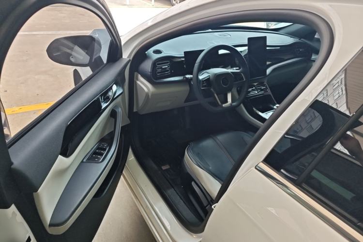 Used BYD Qin PLUS 2023 Champion Edition DM-i 55KM Leading Model Driver Seat