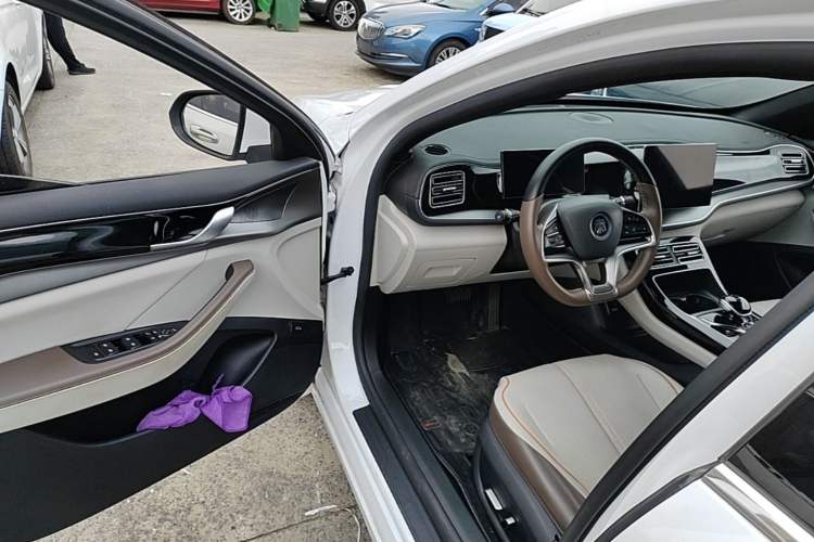Used BYD Qin PLUS 2023 Champion Edition EV 420KM Superior Model Driver Seat