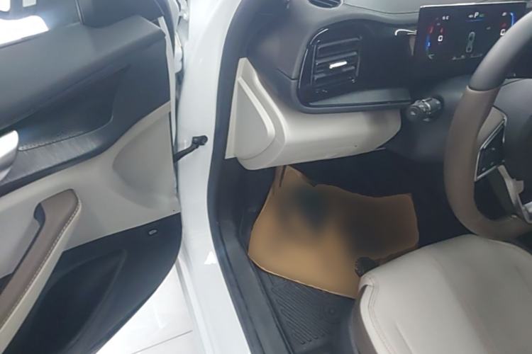 Used BYD Qin PLUS 2023 Champion Edition DM-i 55KM Leading Model Driver Seat