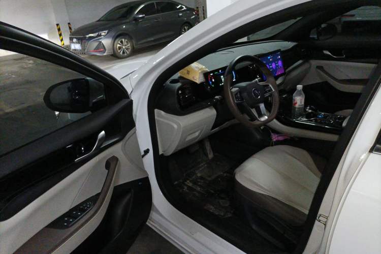 Used BYD Qin PLUS 2023 Champion Edition DM-i 55KM Leading Model Driver Seat