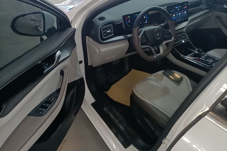 Used BYD Qin PLUS 2023 Champion Edition EV 420KM Leading Model Driver Seat