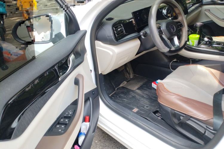 Used BYD Qin PLUS 2023 Champion Edition DM-i 55KM Leading Model Driver Seat
