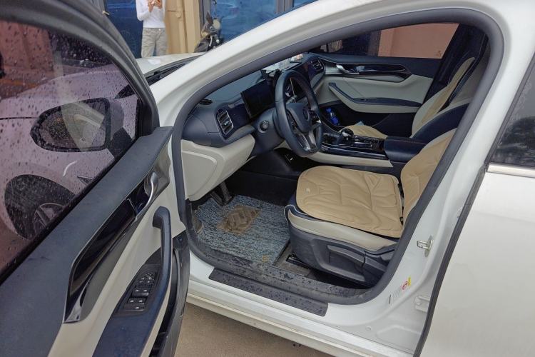 Used BYD Qin PLUS 2023 Champion Edition EV 510KM Leading Model Driver Seat
