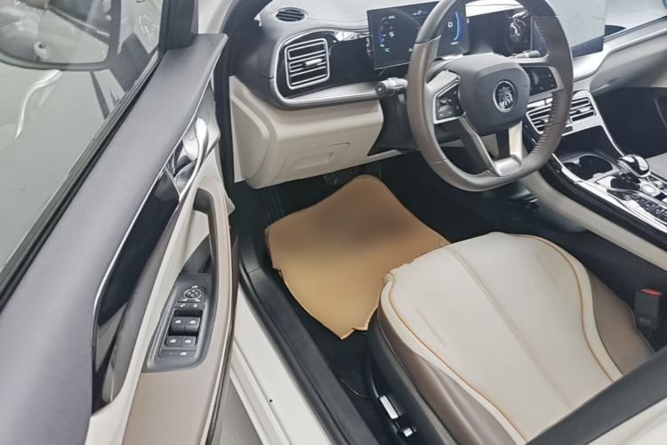 Used BYD Qin PLUS 2023 Champion Edition DM-i 55KM Superior Model Driver Seat