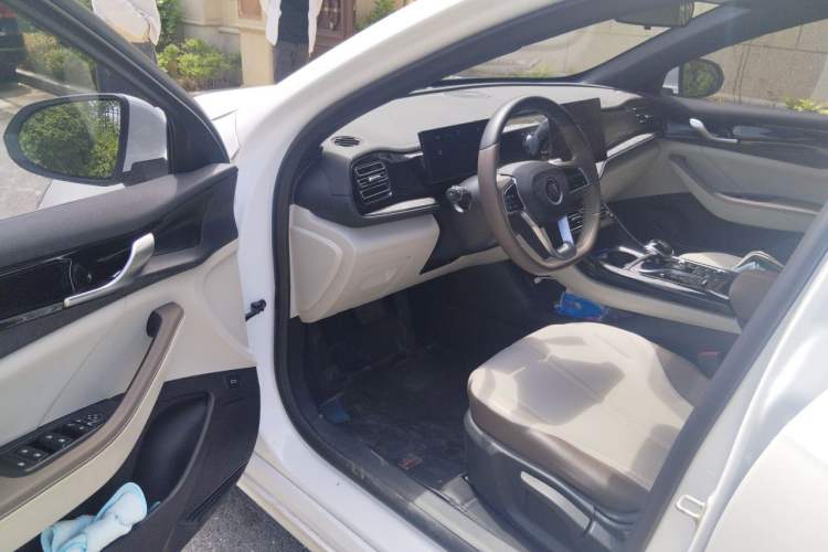 Used BYD Qin PLUS 2023 Champion Edition DM-i 55KM Leading Model Driver Seat