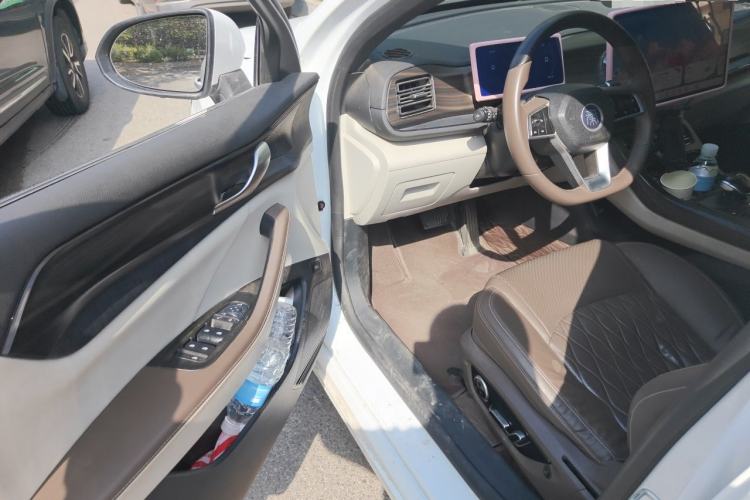 Used BYD Qin PLUS 2023 Champion Edition DM-i 55KM Leading Model Driver Seat