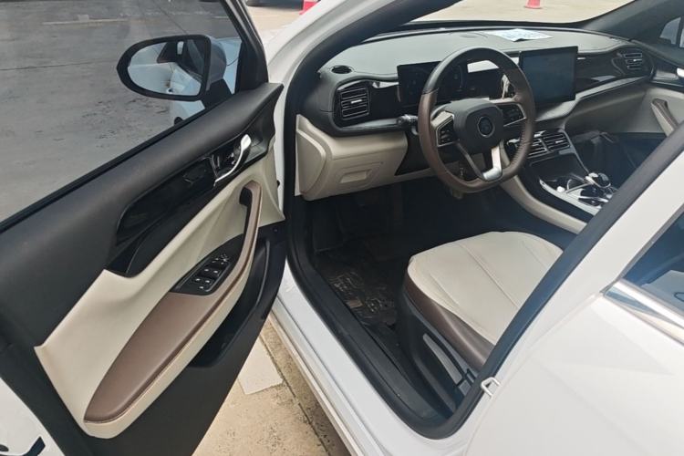 Used BYD Qin PLUS 2023 Champion Edition DM-i 55KM Leading Model Driver Seat