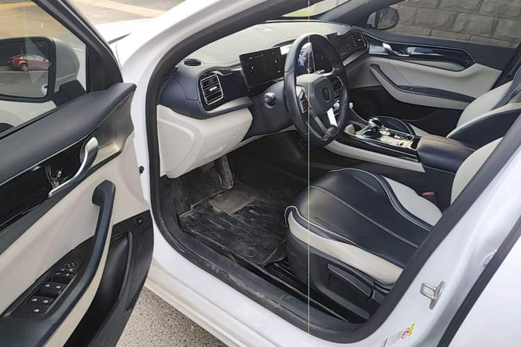 Used BYD Qin PLUS 2023 Champion Edition DM-i 120KM Leading Model Driver Seat