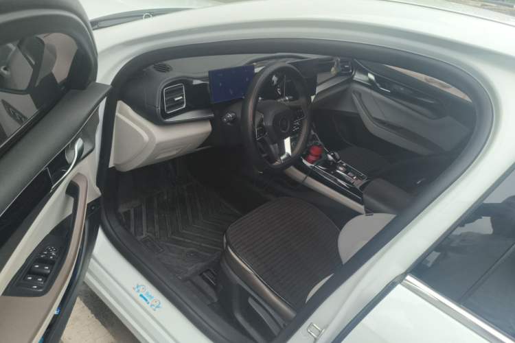 Used BYD Qin PLUS 2023 Champion Edition DM-i 120KM Leading Model Driver Seat