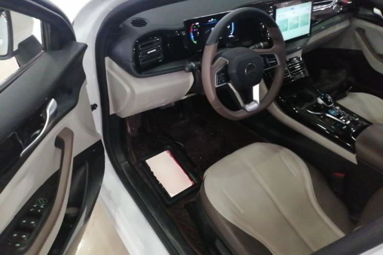 Used BYD Qin PLUS 2023 Champion Edition DM-i 55KM Leading Model Driver Seat