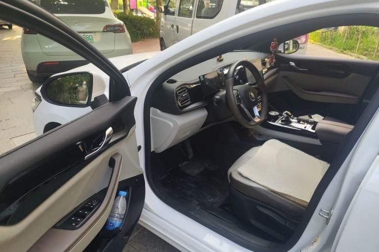 Used BYD Qin PLUS 2023 Champion Edition DM-i 55KM Leading Model Driver Seat