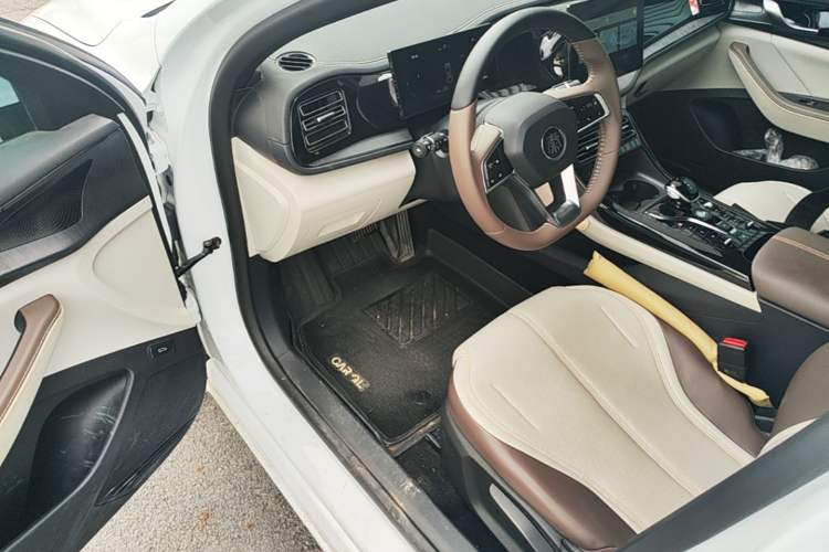 Used BYD Qin PLUS 2023 Champion Edition DM-i 55KM Leading Model Driver Seat